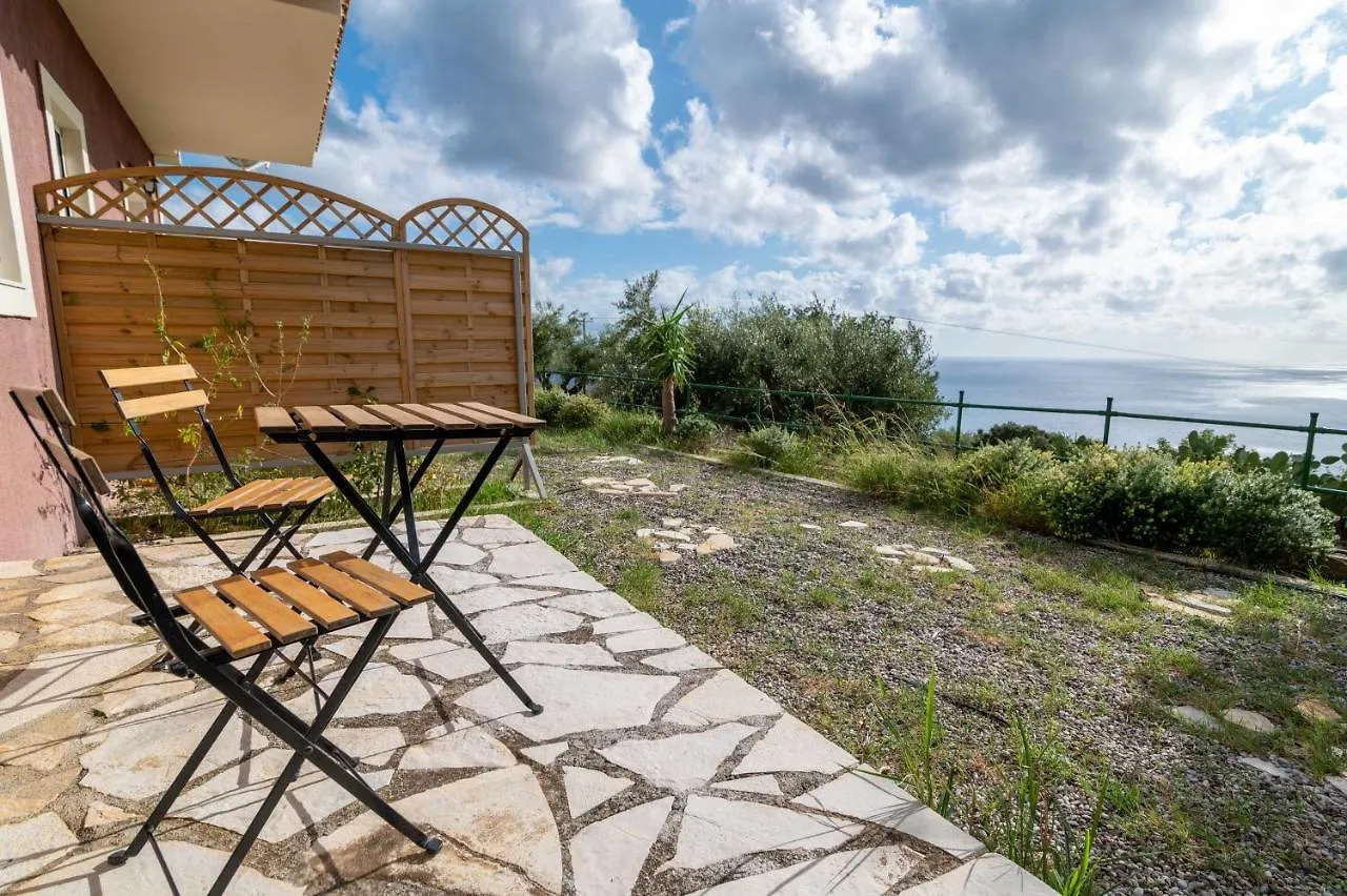 Lorraine'S Apartments Close To Lourdas Beach Lourdata