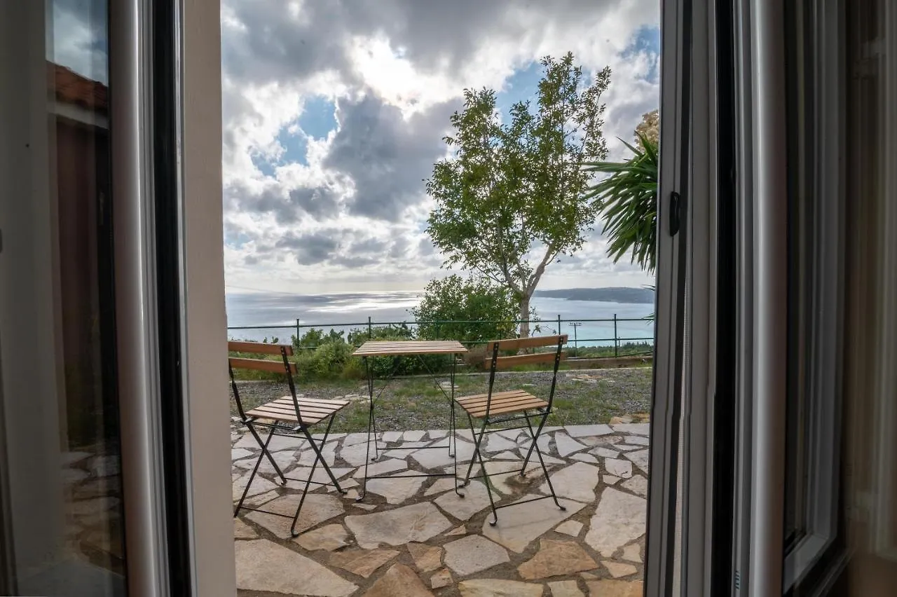 Lorraine'S Apartments Close To Lourdas Beach Lourdata