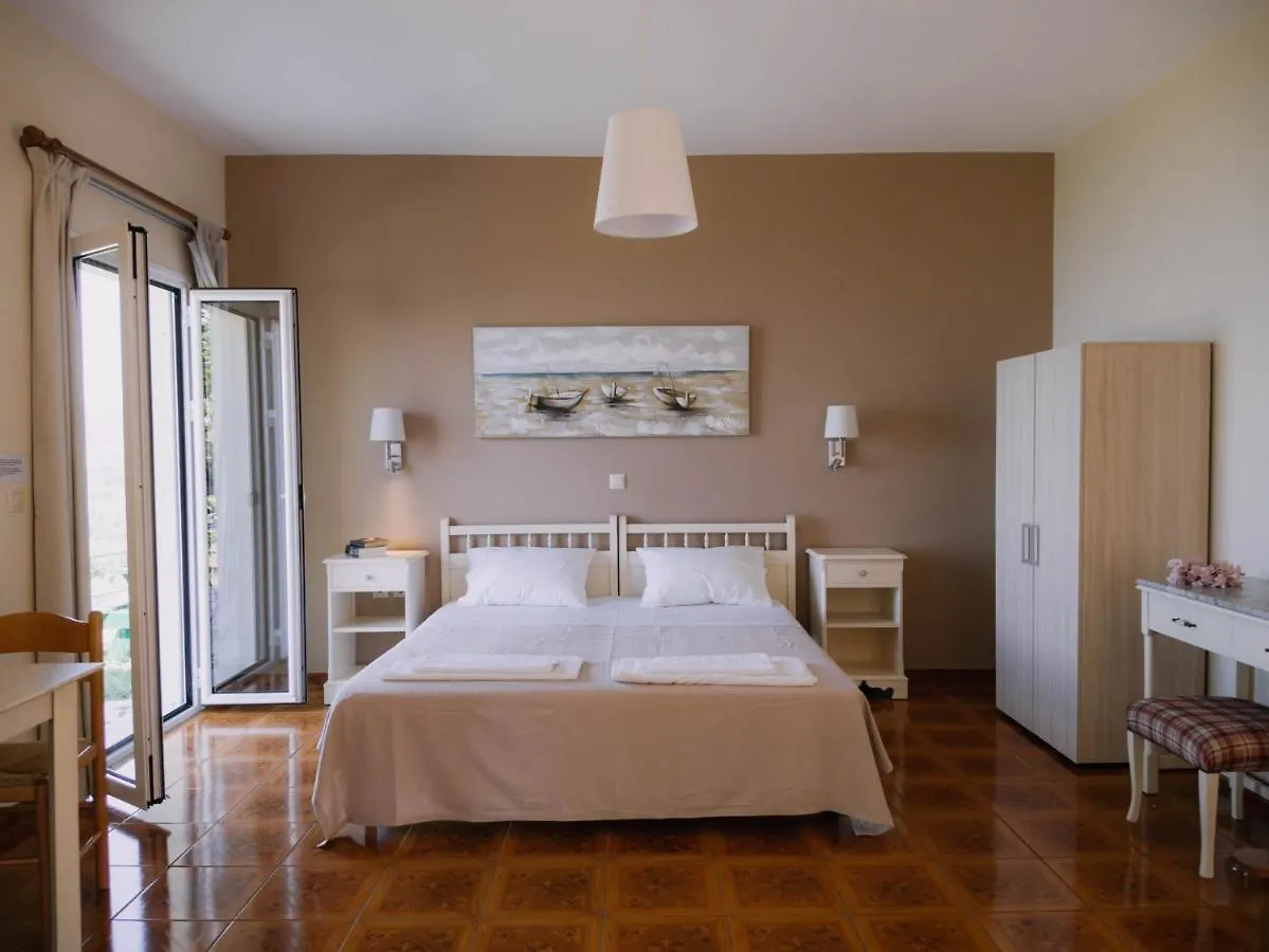 Lorraine'S Apartments Close To Lourdas Beach Lourdata